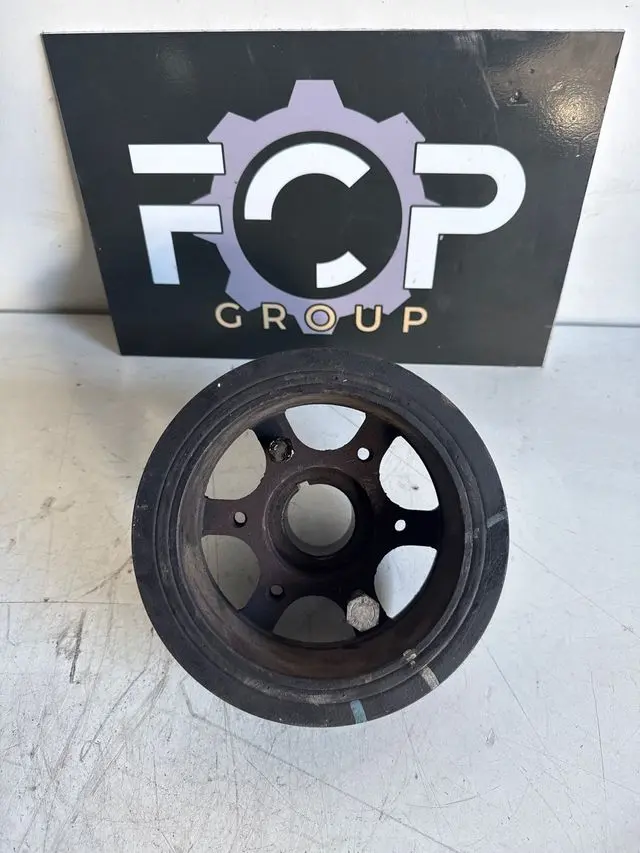 Polea de motor Cadillac SRX 3.6 gasolina V6 4X4 Diámetro exterior aproximado: 15 cm. - Diámetro interior aproximado: 5 cm. - Con 5 agujeros para tornillos.