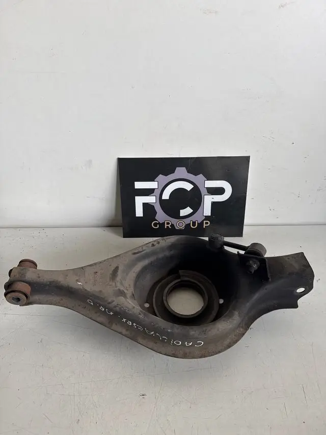 Brazo de Suspensión Trasero derecho Cadillac SRX 2003-2009 3.6 V6